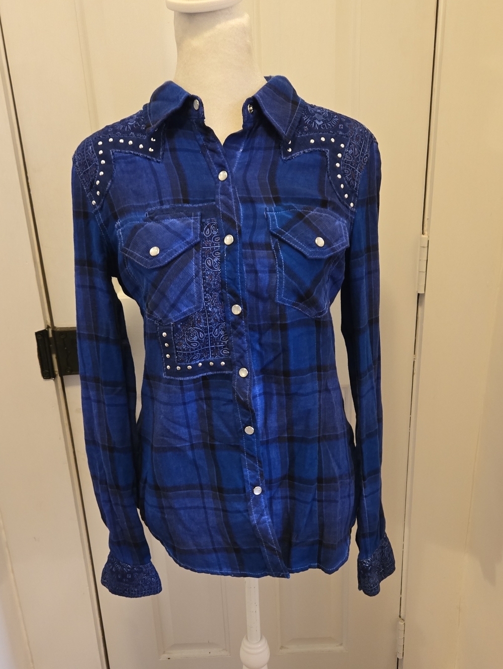 Affliction Western Shirt Blue Plaid Stud Patch Pearl Snap Roll Tab Size Small